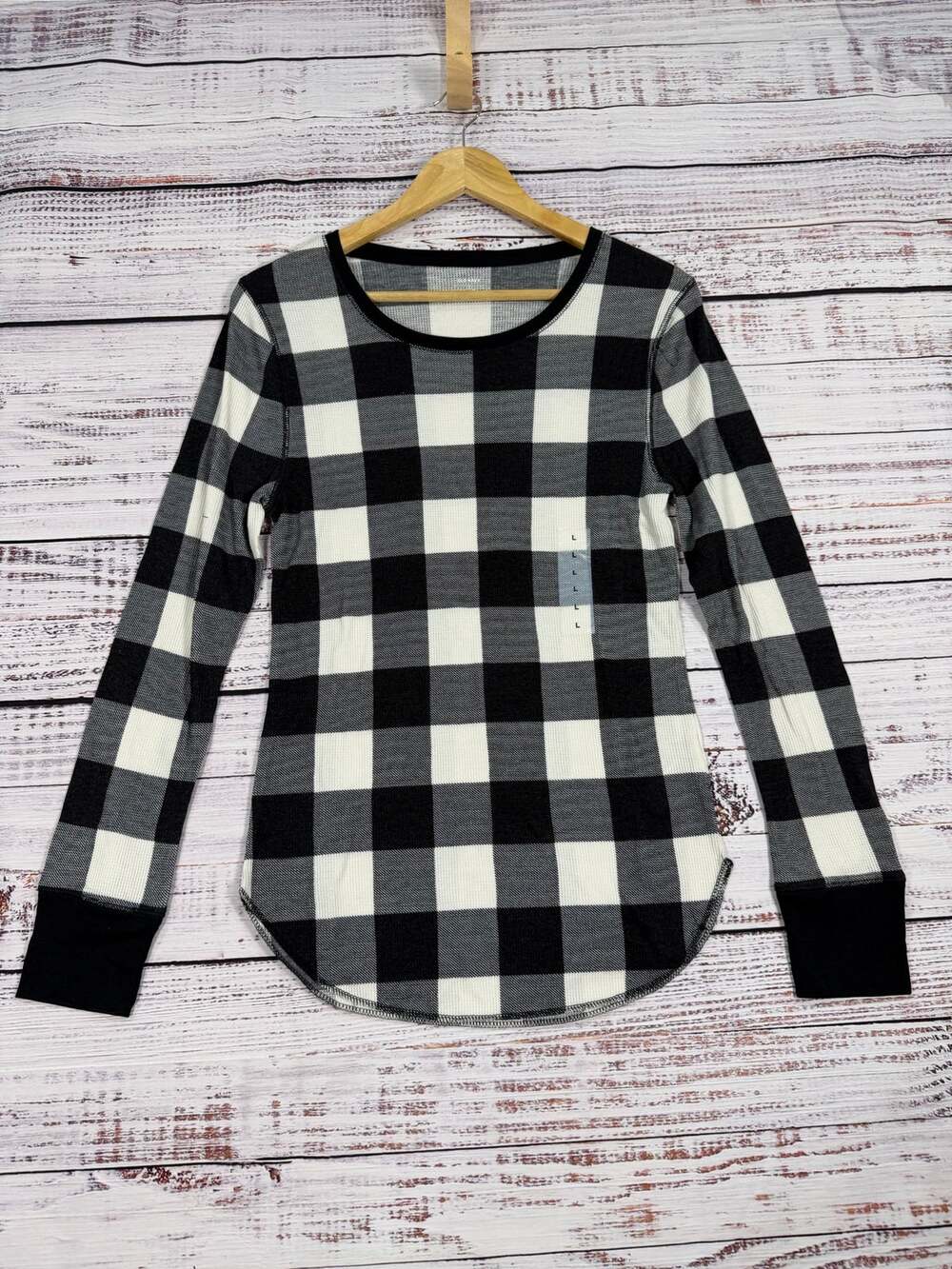NWT Old Navy Womens Buffalo Plaid Waffle Knit Thermal Top L Black White